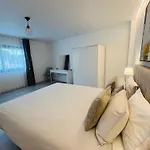 Apartmán Pombal - Pool & Views