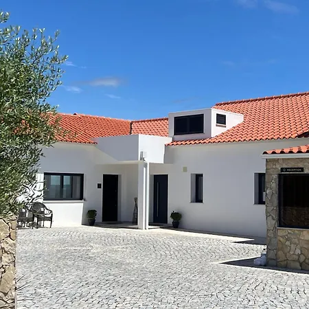 Pombal - Pool & Views טומאר