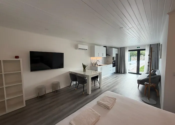 Pombal - Pool & Views * Tomar